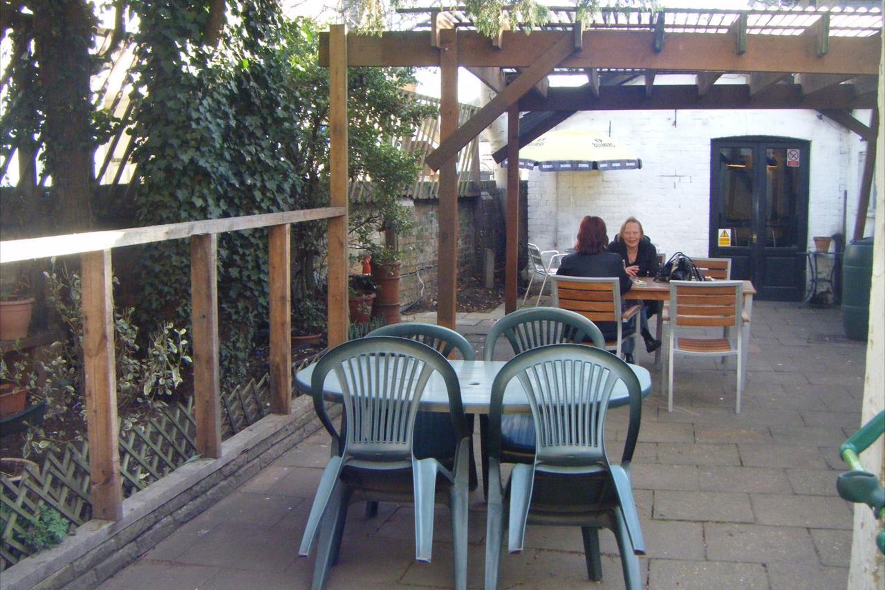 Watermans Arms Hotel London Exterior photo